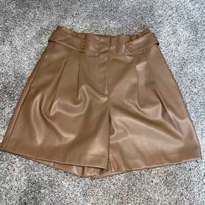 Ann Taylor Petite Vegan Leather shorts NWT✨✨